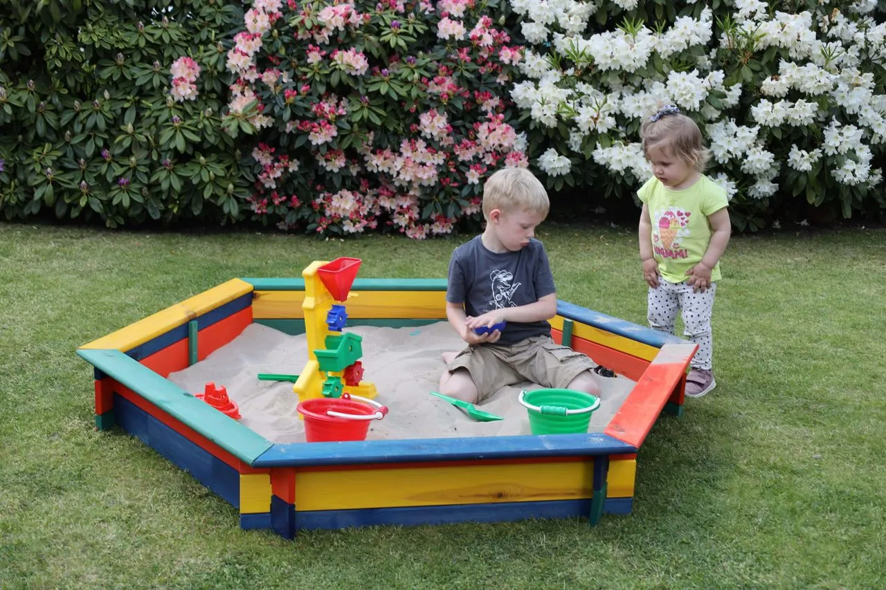 Promadino 6eck Sandkasten Fynja farbig
