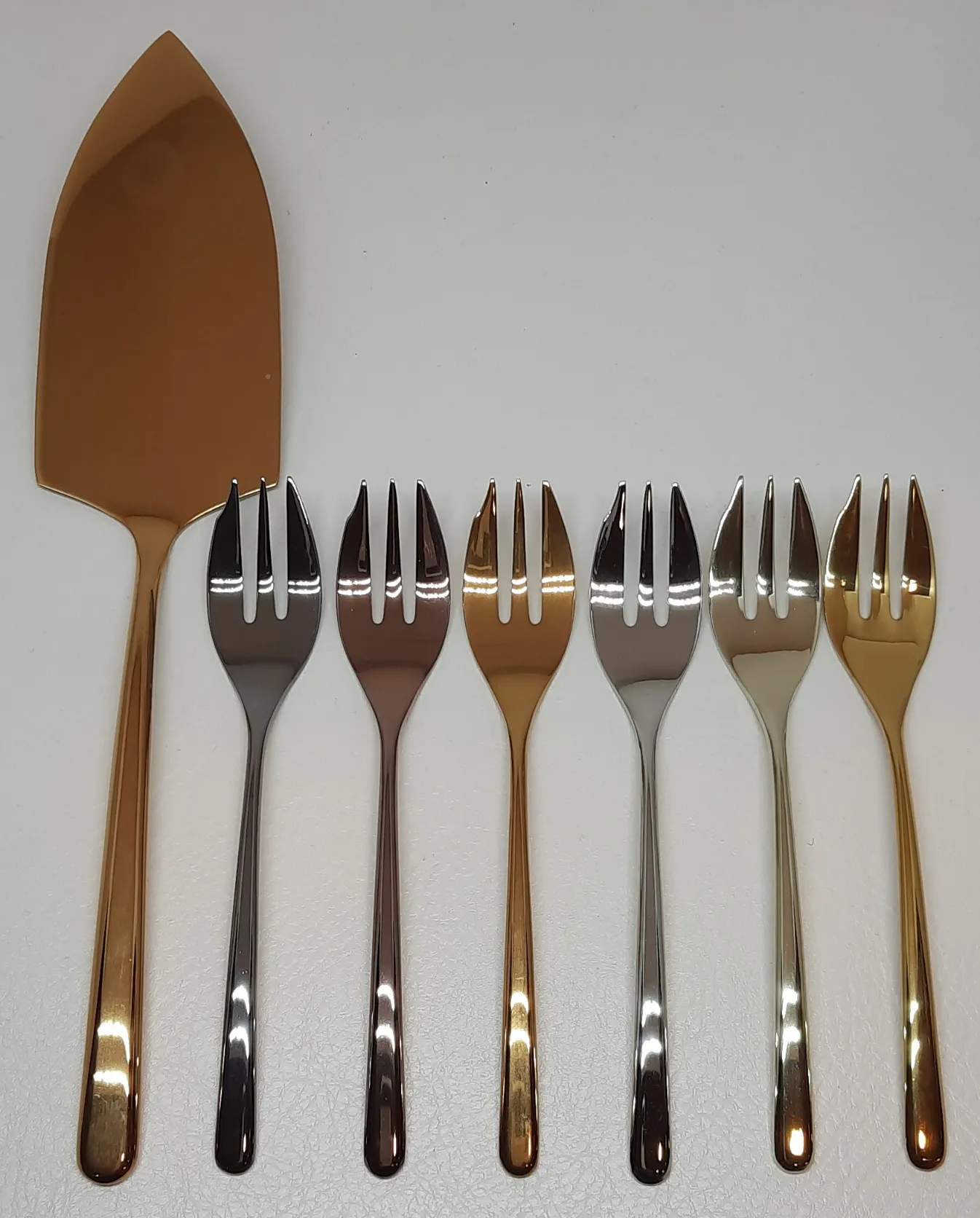 Besteckset Linear 6 verschiedene Kugabeln & 1 Tortenheber im Geschenkkarton