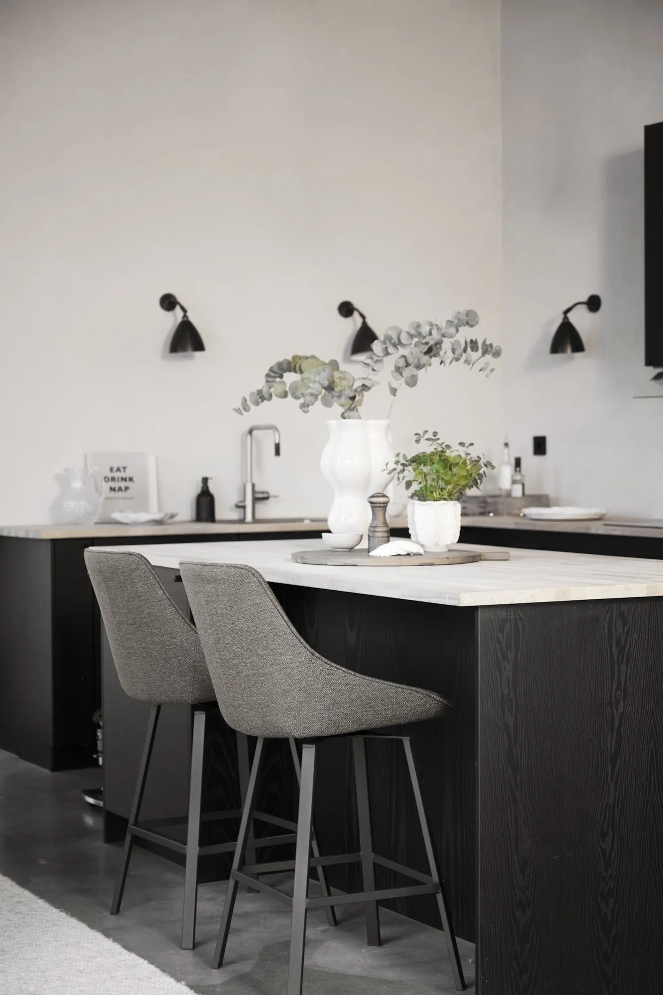 ALISON Bar Chair Dark, Beige Set of 2, Swivel Rowico