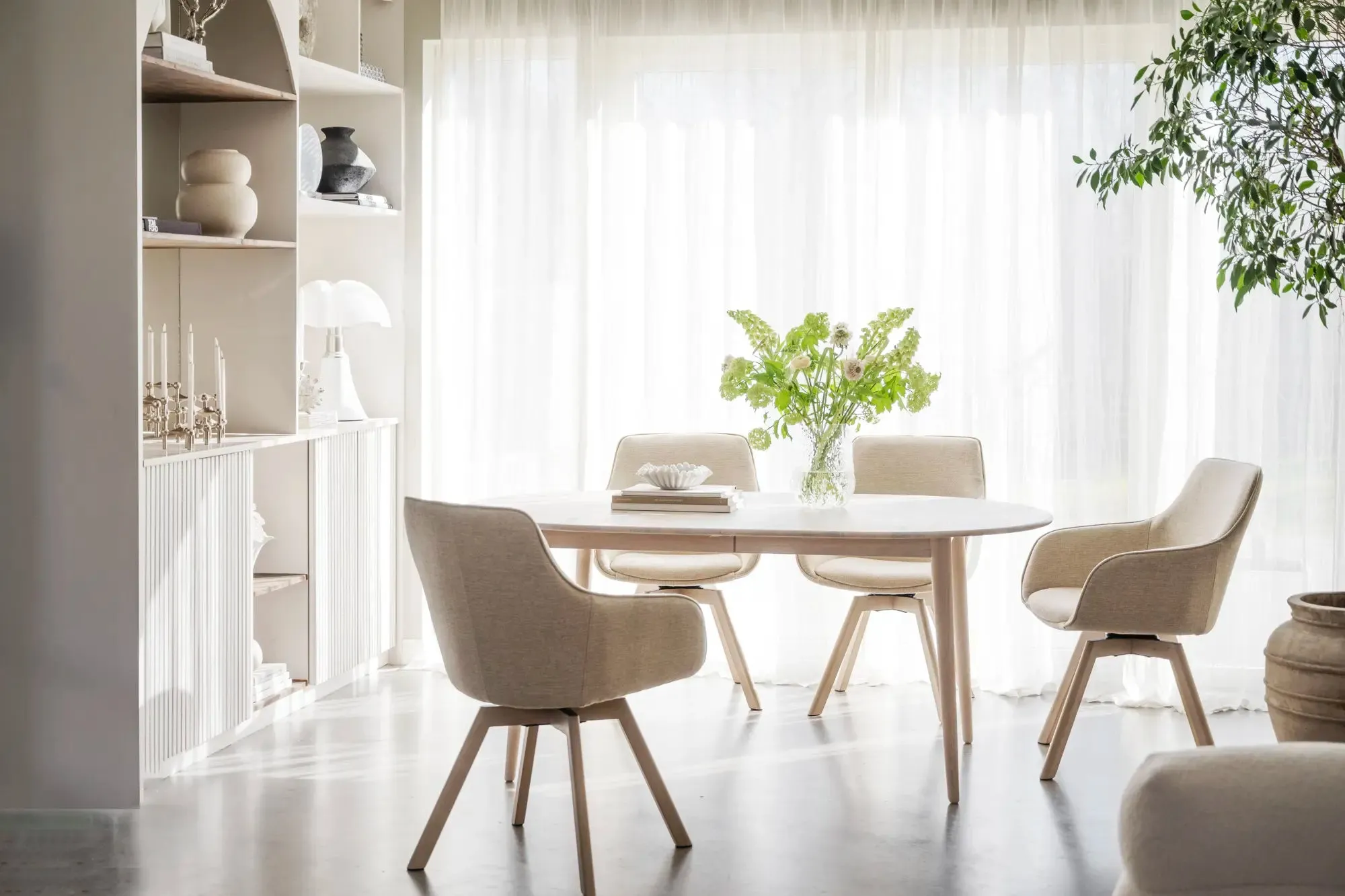 TYLER Oval Whitewashed Oak Table 170/210/250CM Rowico