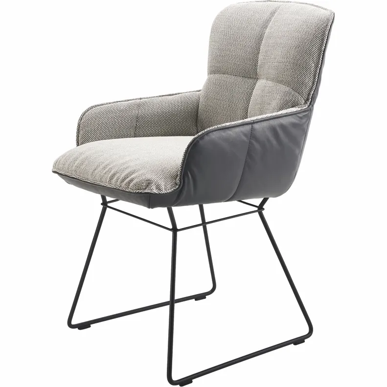 Marla Armlehnstuhl Low (Kufengestell) von Freifrau