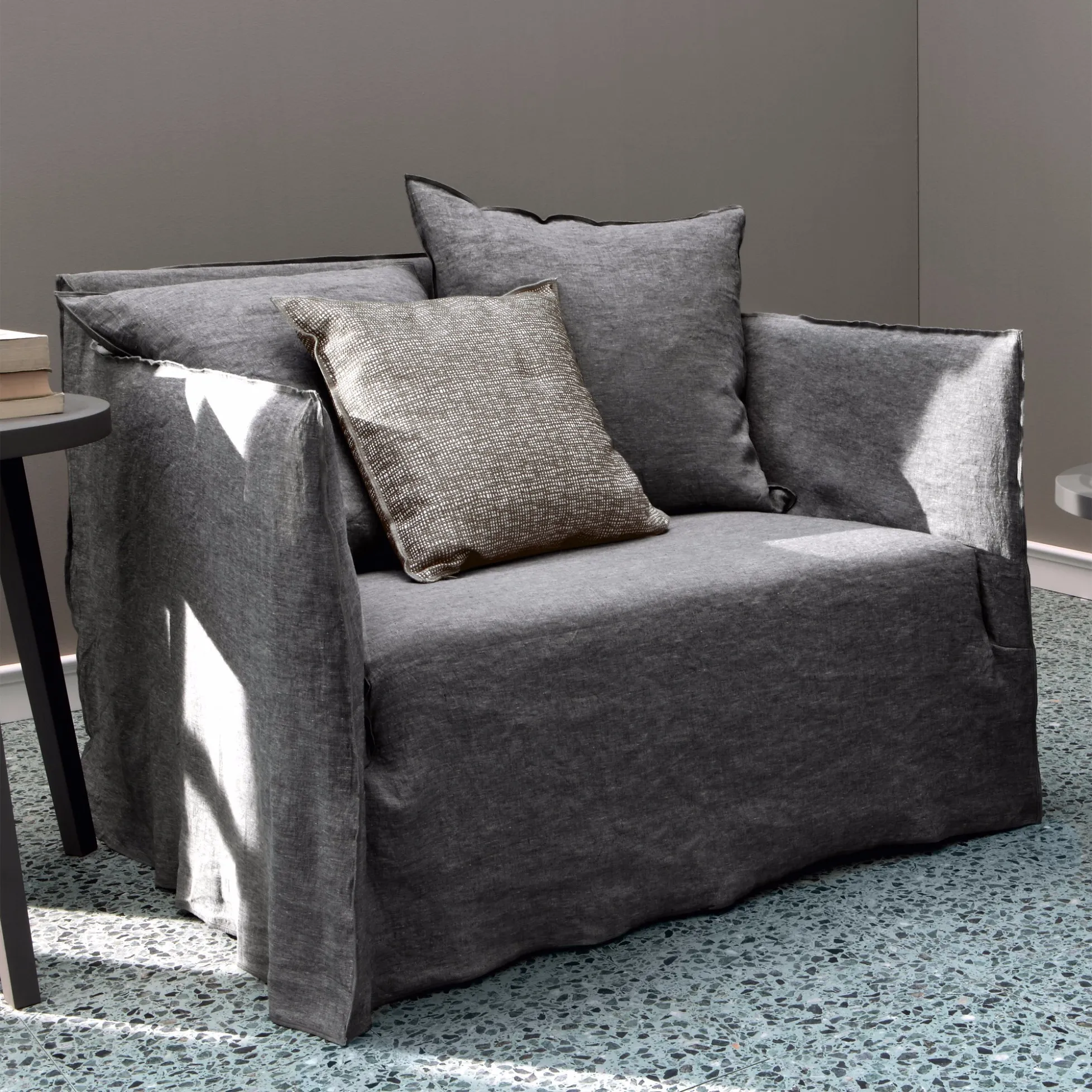 Loveseat Ghost 09 von Gervasoni