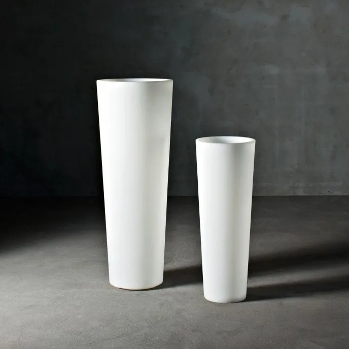 Vase / Übertopf New Pot High von Serralunga