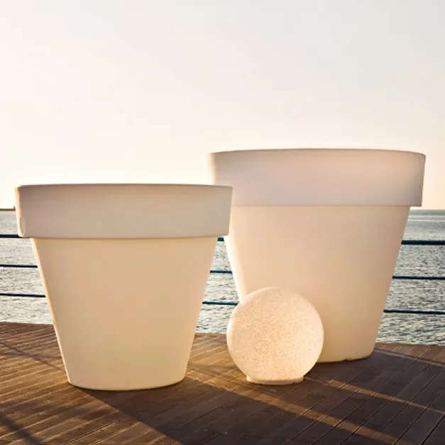 Pflanzgefäß Vas-One von Serralunga