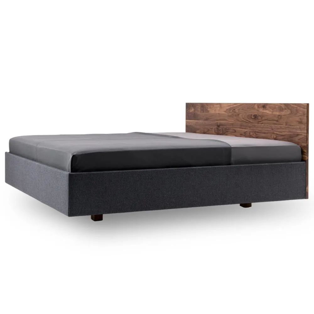ZEITRAUM Bett "Simple Soft Bold" Nussbaum massiv